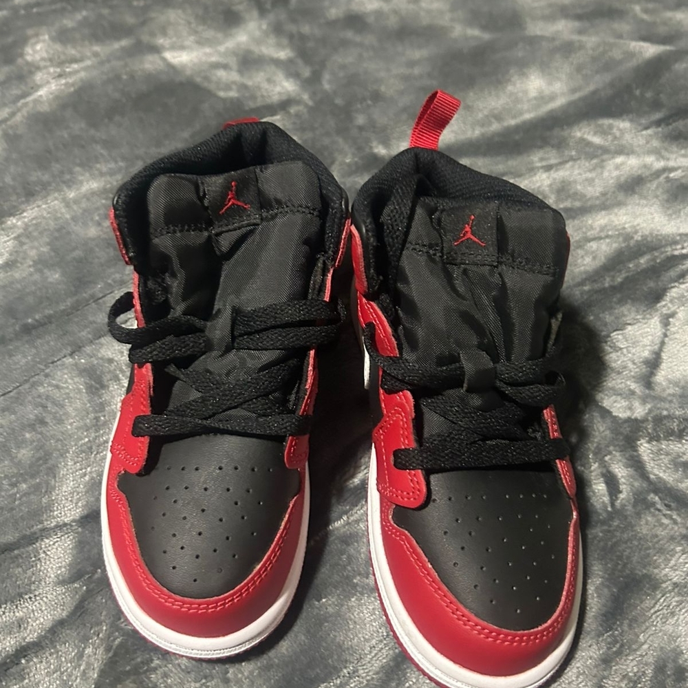 Jordan Kids Black and Red Sneakers